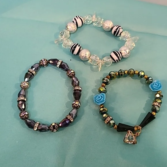 3 bracelets - Picture 5 of 5